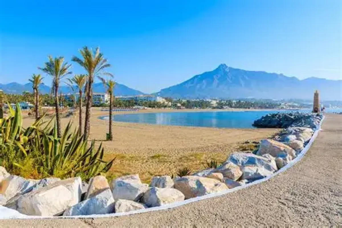 Ungheni - Marbella
